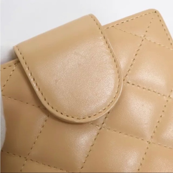 Chanel Bifold Kisslock Wallet- Camben Line- Patent Leather - Picture 4 of 9